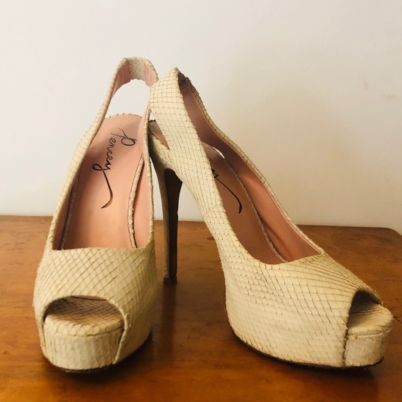 Shoes - Picture 2 of 4